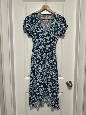 Floral Teal and White Wrap Midi Dress Women’s Size Medium
